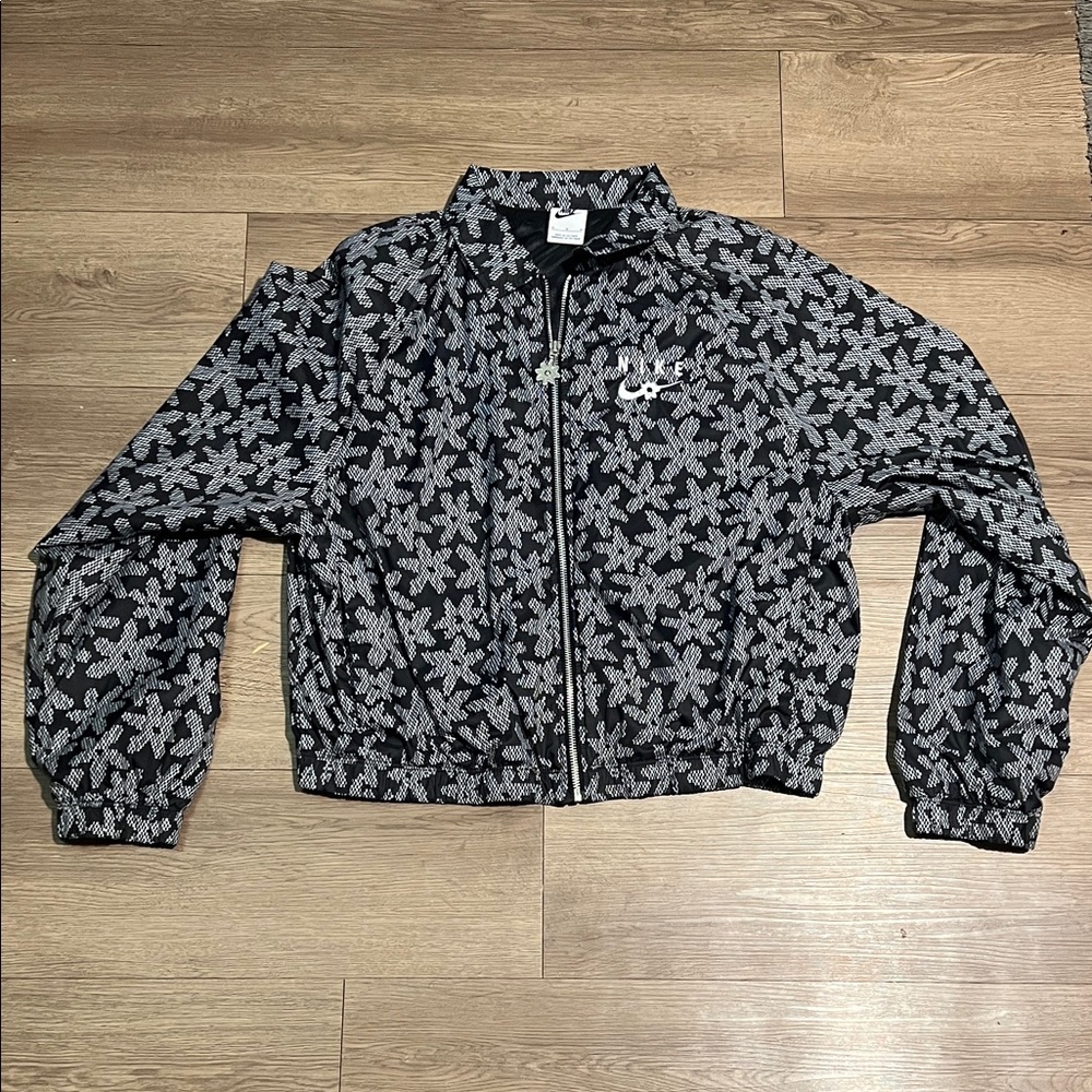 Nike Monochrome Floral Jacket Windbreaker